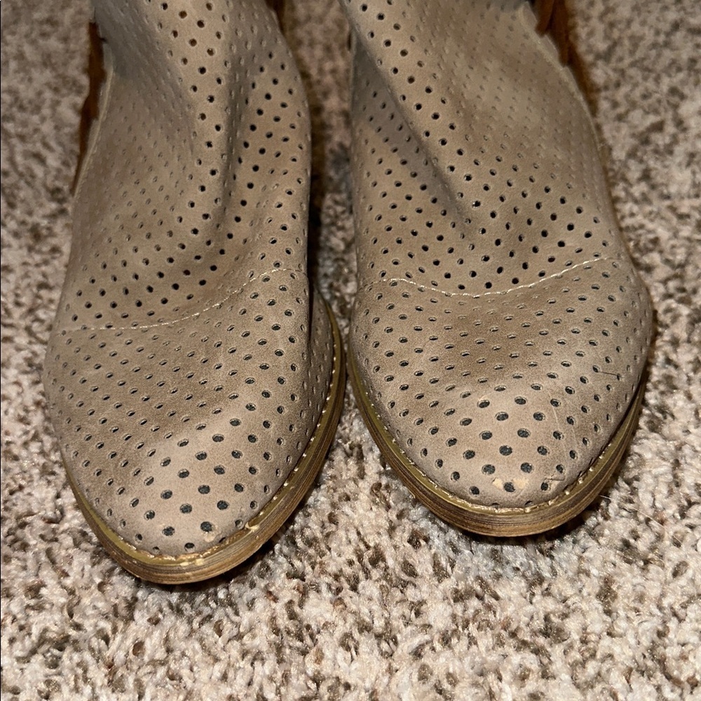 Mi.iM Ariel Leather Heeled Ankle Booties with Stacked Heel Zip Back in Taupe, 10 - Picture 3 of 6